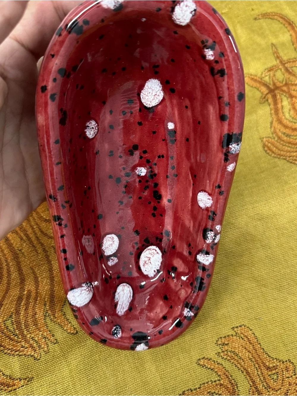 Vintage 1985 Arnel’s Daisy Clawfoot Bathtub Soap dish Deep Red Textured Decor